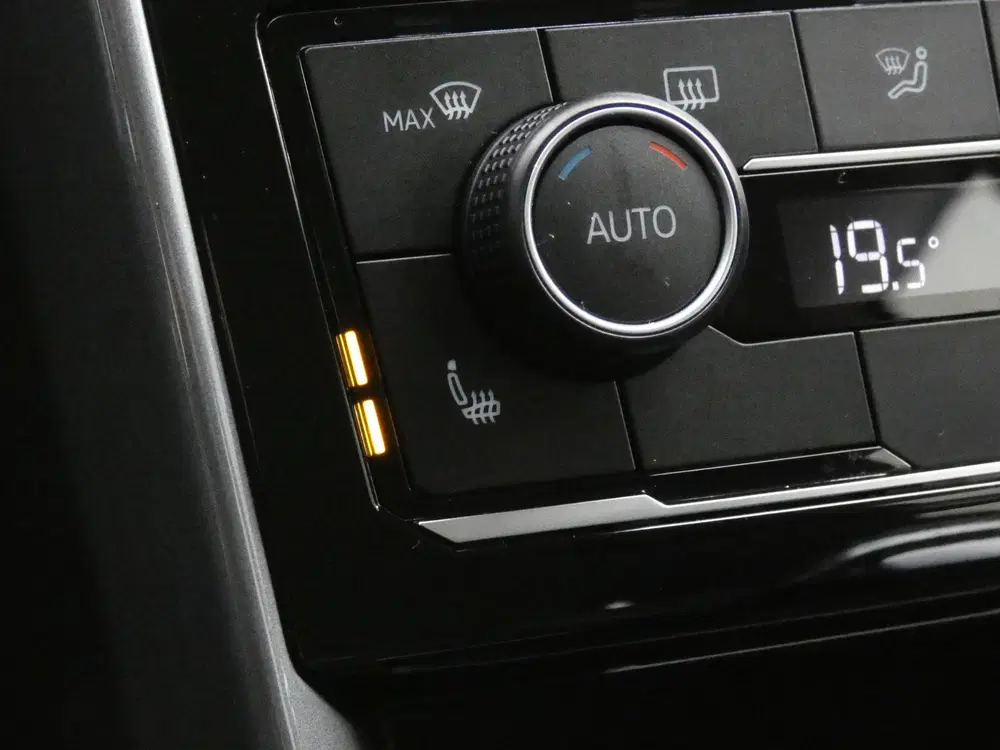Volkswagen T-Cross 1.0 TSI Style Business R uit 2019, foto 5