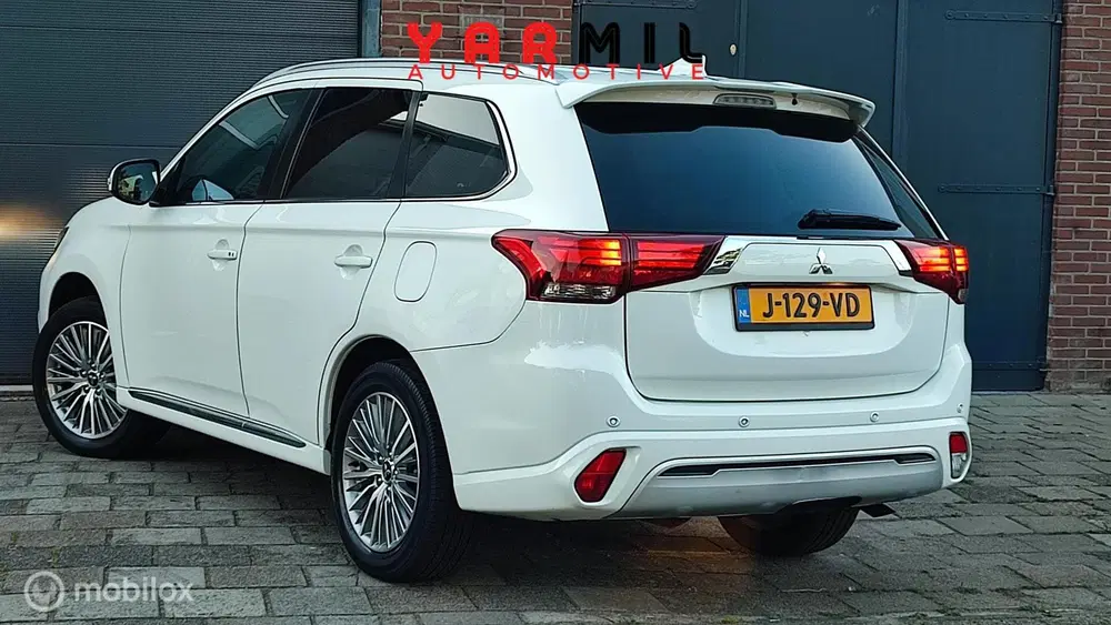 Mitsubishi Outlander 2.4 PHEV Instyle NETTE WAGEN DEALER OND uit 2020, foto 2