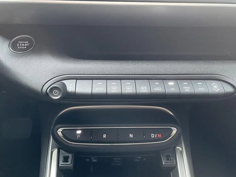 Jeep Avenger 1.2 e-Hybrid Summit Navigatie uit 2025, foto 13