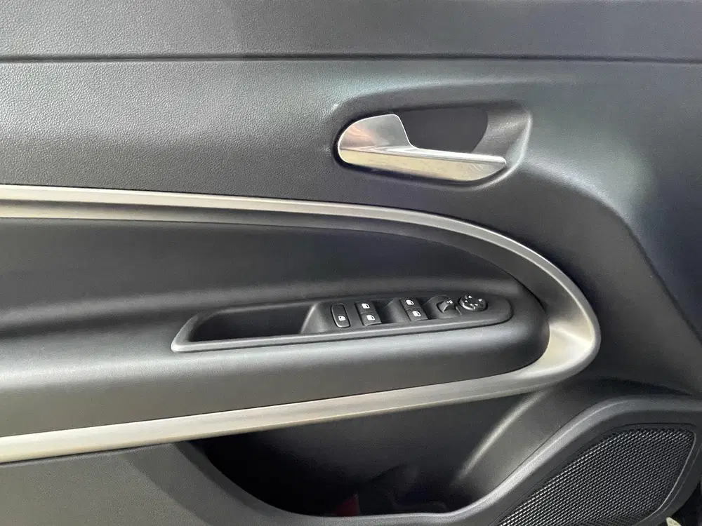 Jeep Avenger 1.2 e-Hybrid Summit Navigatie uit 2025, foto 8