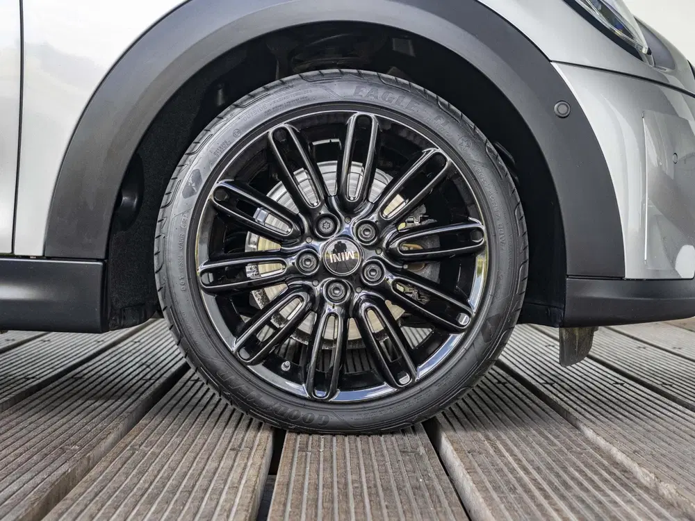 Mini Cabrio Cooper Harman-Kardon uit 2023, foto 11