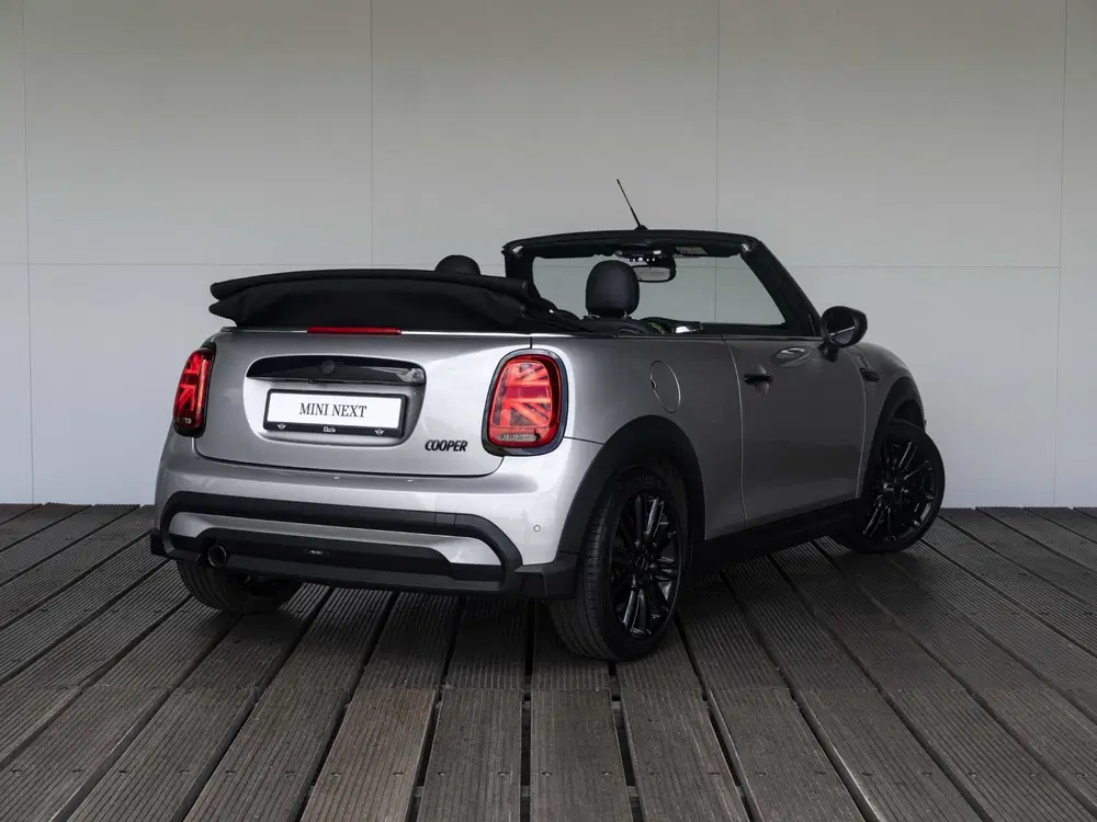 Mini Cabrio Cooper Harman-Kardon uit 2023, foto 2