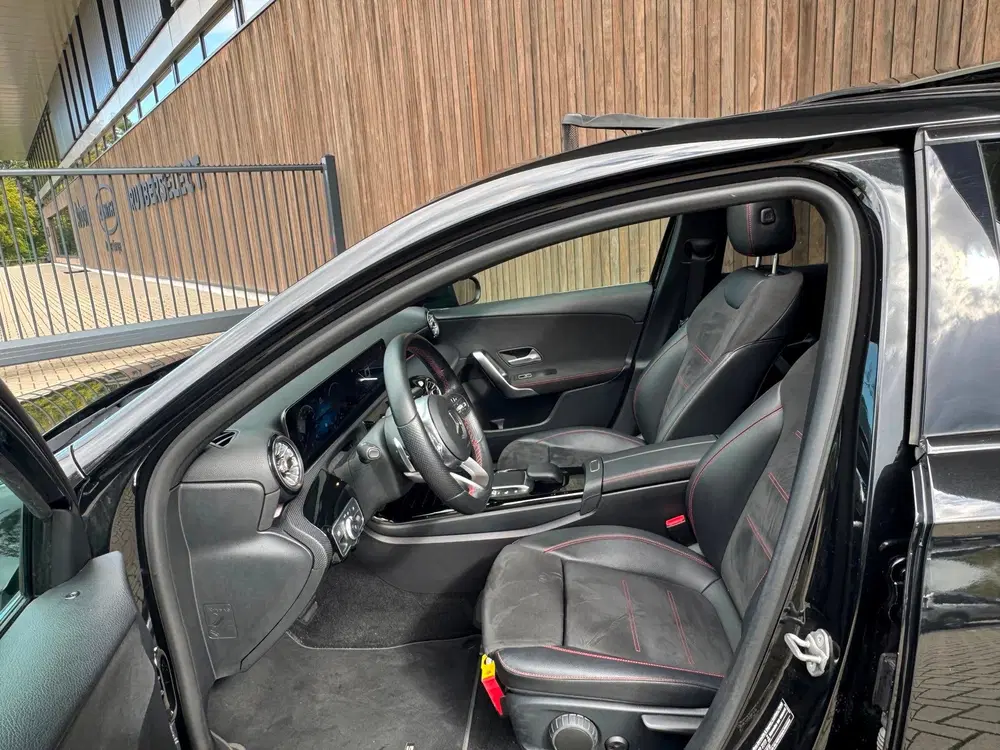 Mercedes-Benz A-Klasse 250 e Business Solution AMG uit 2020, foto 14