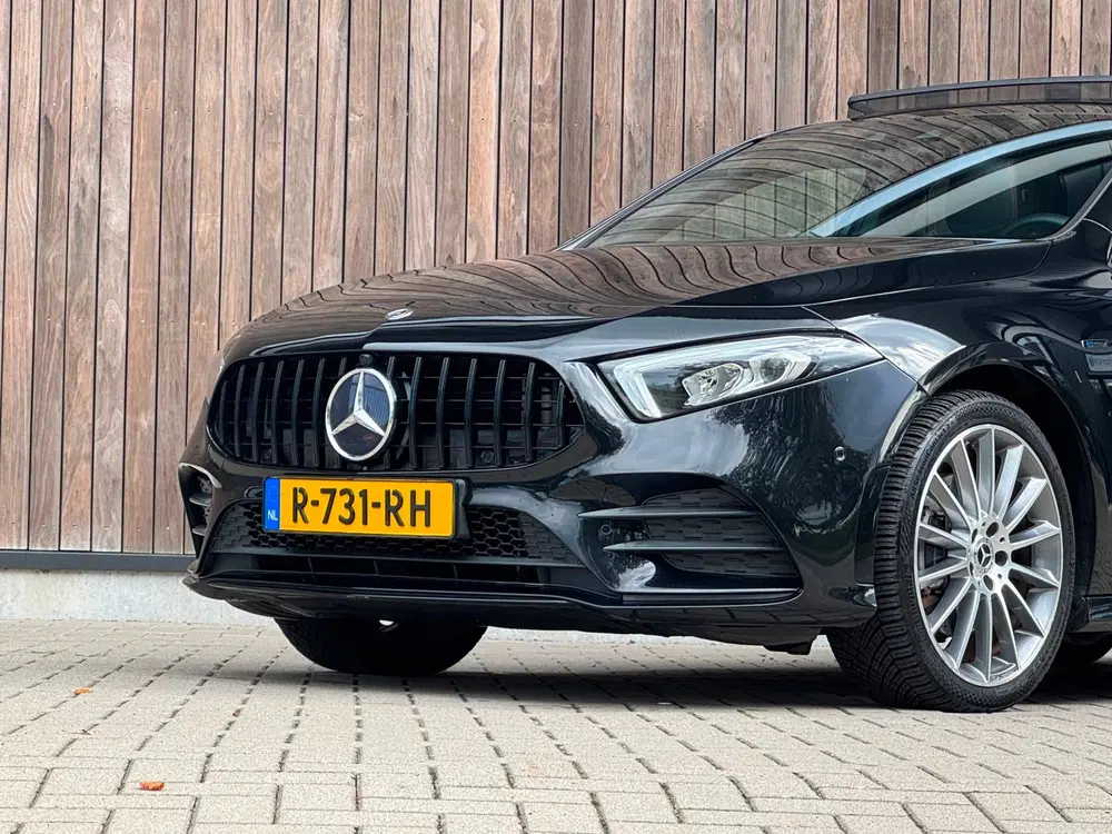 Mercedes-Benz A-Klasse 250 e Business Solution AMG uit 2020, foto 4