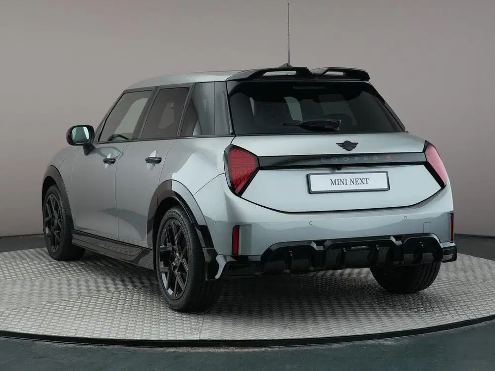 Mini Hatchback Cooper S Automaat uit 2025, foto 2