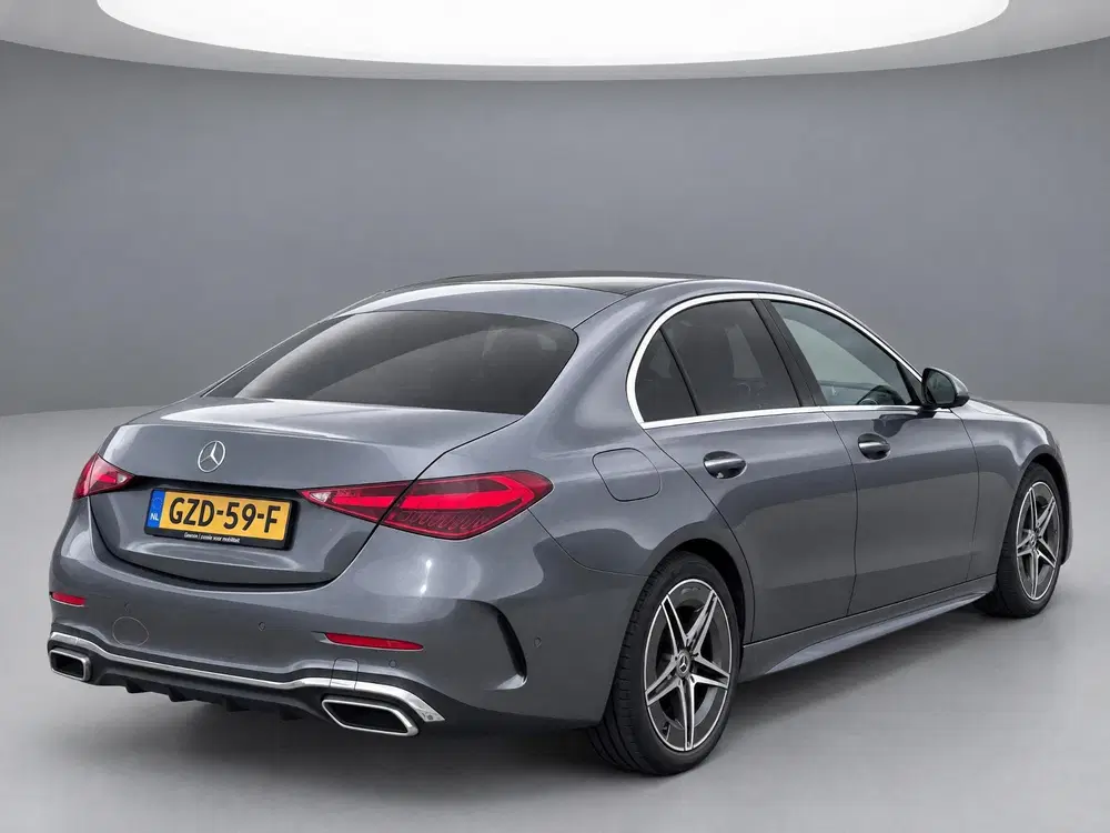 Mercedes-Benz C-Klasse 180 Star Edition AMG Line uit 2025, foto 2