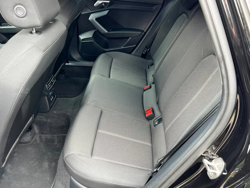 Audi A3 35 7-S Tronic TFSI Navi Carplayy uit 2024, foto 13