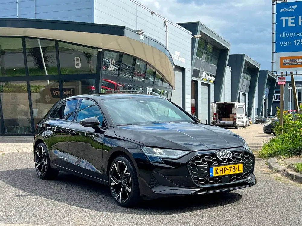 Audi A3 35 7-S Tronic TFSI Navi Carplayy uit 2024, foto 2
