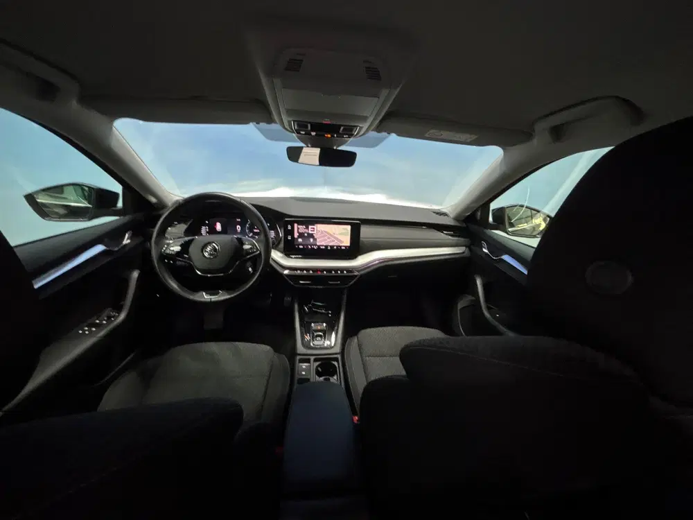Skoda Octavia 1.0 e-TSI Business Edition Plus Automaat uit 2021, foto 2