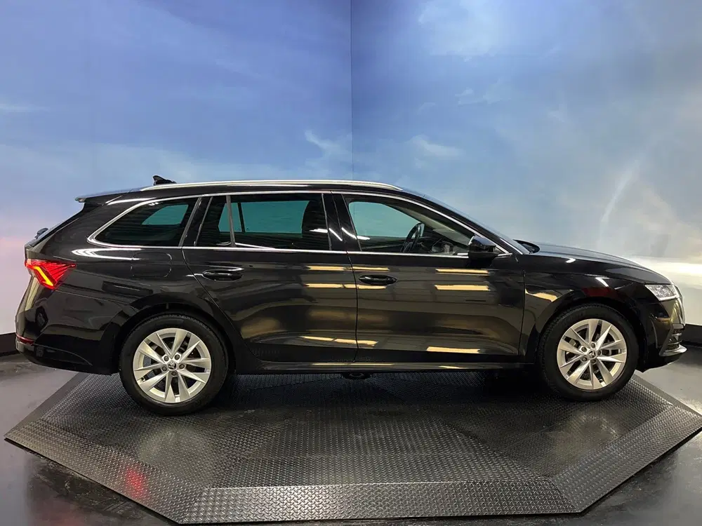 Skoda Octavia 1.0 e-TSI Business Edition Plus Automaat uit 2021, foto 4