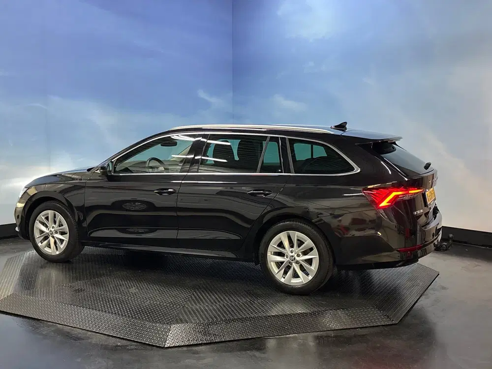 Skoda Octavia 1.0 e-TSI Business Edition Plus Automaat uit 2021, foto 5