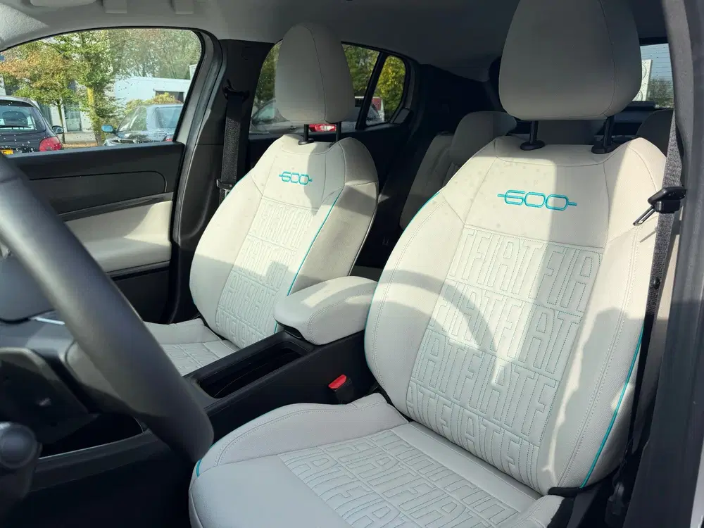 Fiat 600 1.2 Hybrid La Prima Automaat (BOVAG uit 2025, foto 10