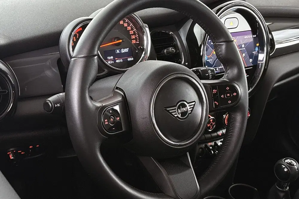 Mini One 1.5 One Essential Groot Navi LED Koplampen uit 2021, foto 11