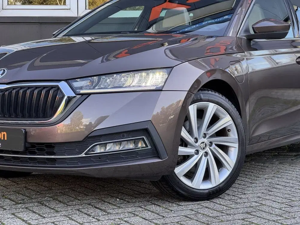 Skoda Octavia 1.4 TSI iV BnsEd uit 2021, foto 6