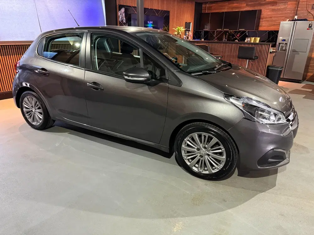 Peugeot 208 uit 2019, foto 2