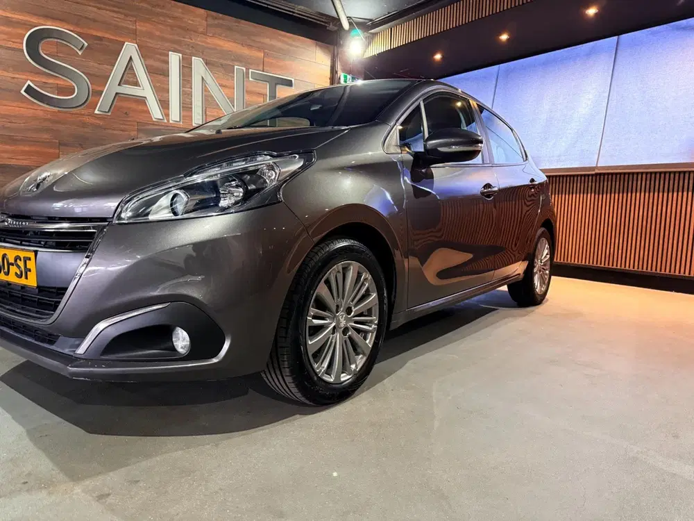 Peugeot 208 uit 2019, foto 6