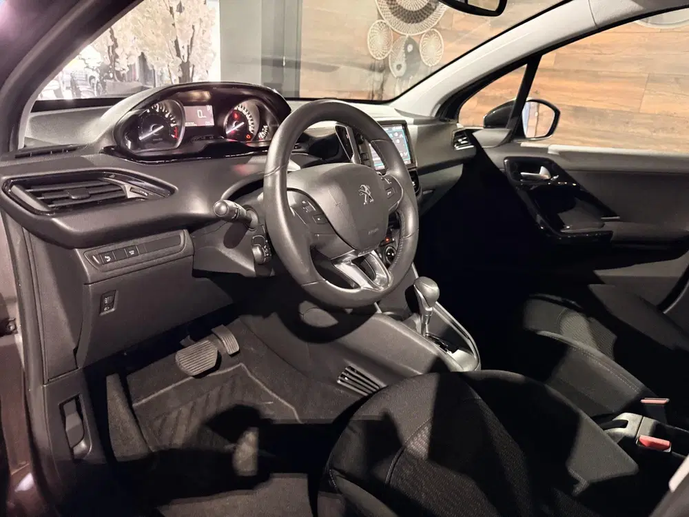Peugeot 208 uit 2019, foto 7