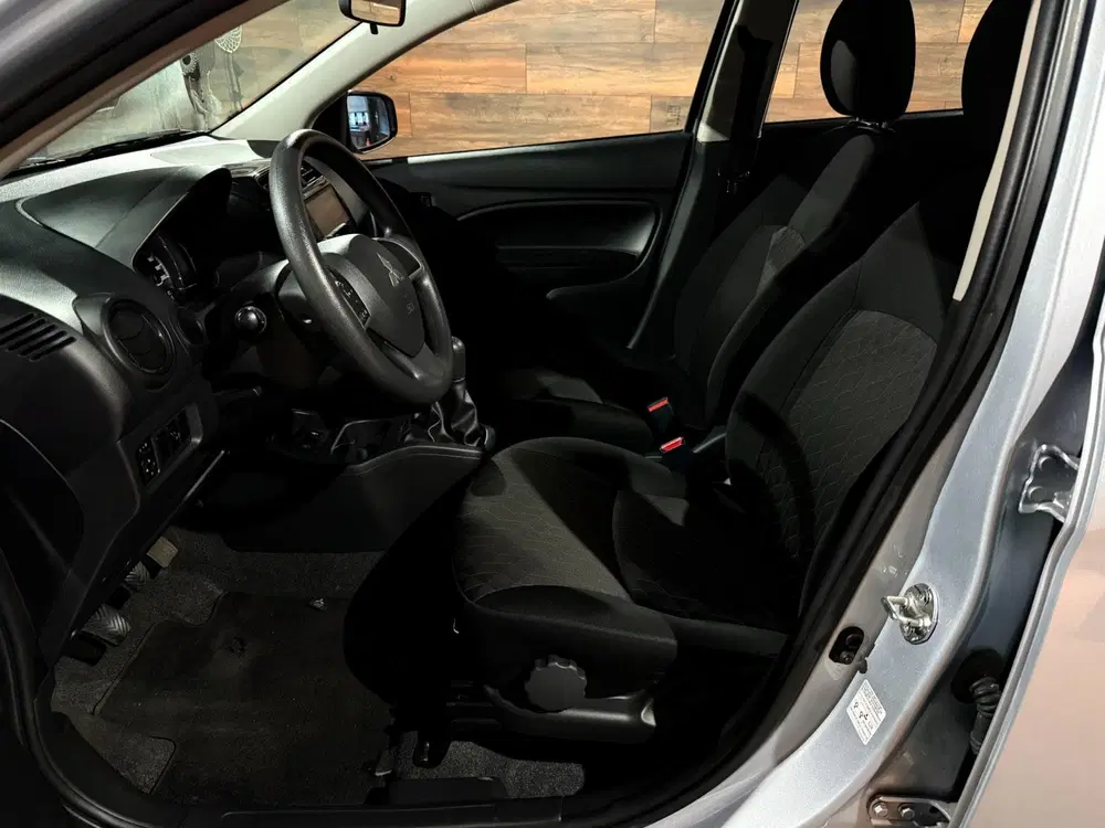 Mitsubishi Space Star uit 2021, foto 11