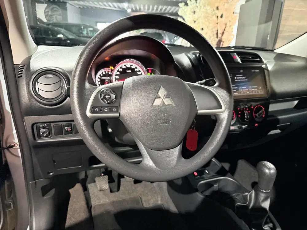 Mitsubishi Space Star uit 2021, foto 12