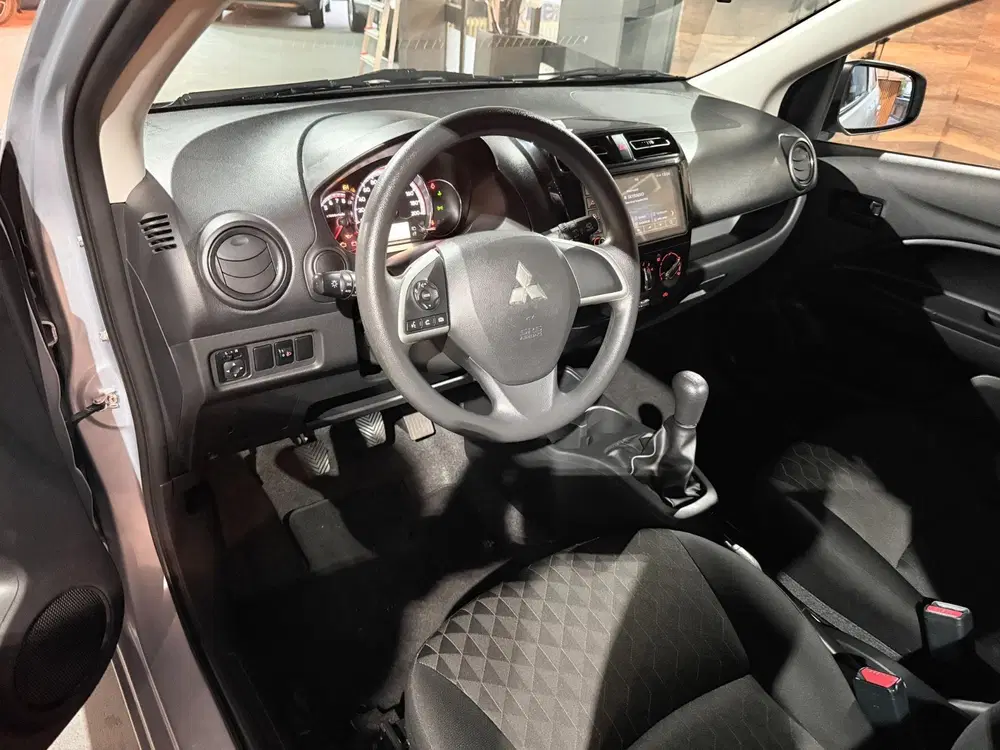 Mitsubishi Space Star uit 2021, foto 3