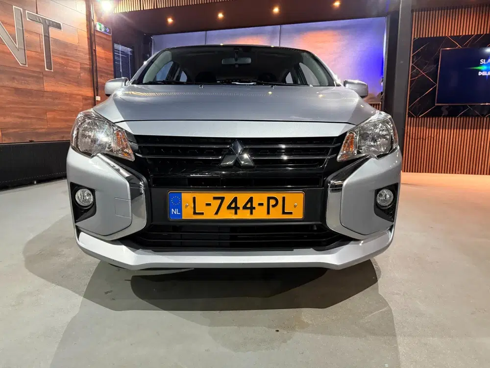Mitsubishi Space Star uit 2021, foto 5