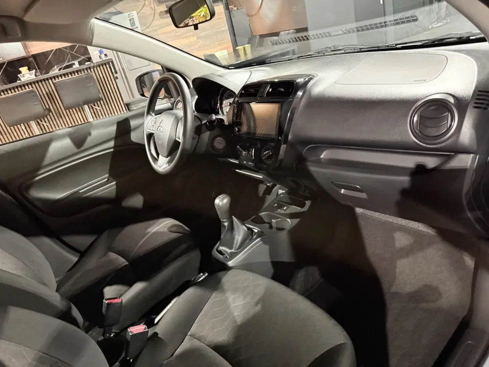 Mitsubishi Space Star uit 2021, foto 7