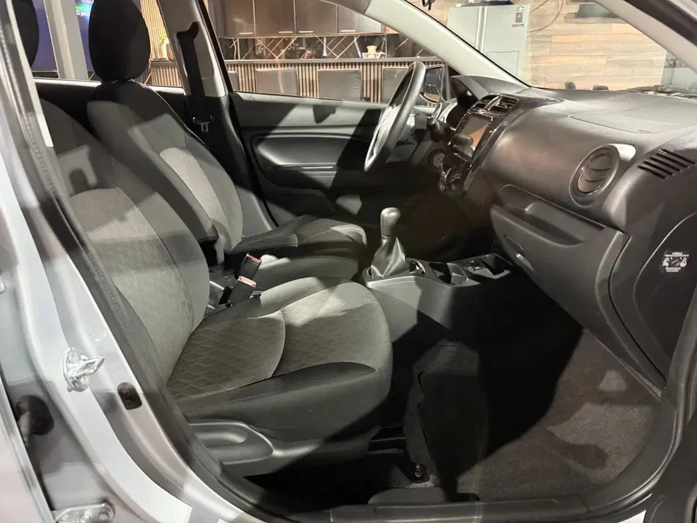 Mitsubishi Space Star uit 2021, foto 8