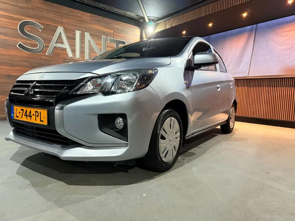Mitsubishi Space Star uit 2021, foto 9