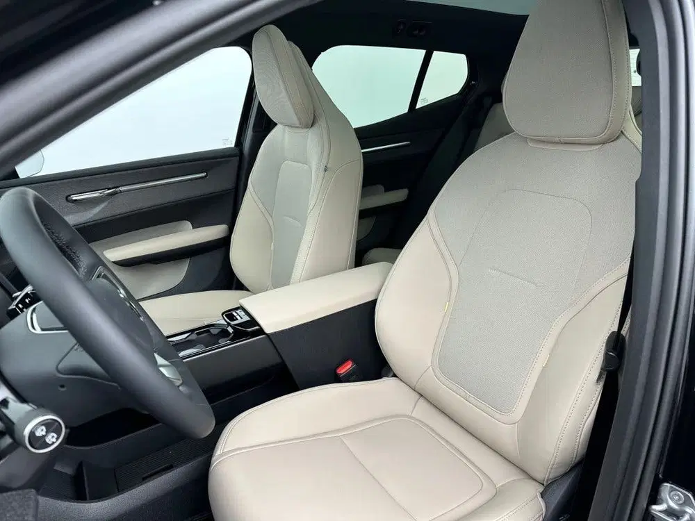 Volvo EX30 P5 long Range Ultra Europa uit 2026, foto 15