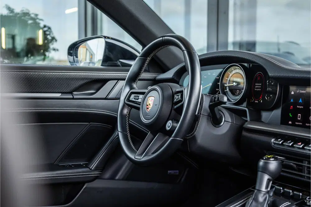 Porsche 911 4.0 GT3 Touring uit 2023, foto 11