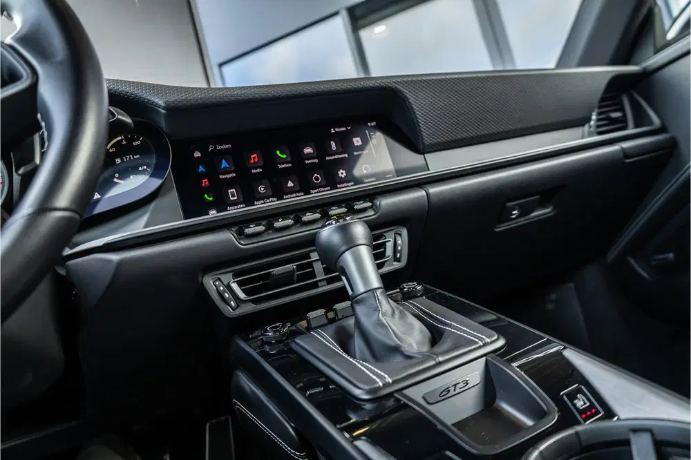 Porsche 911 4.0 GT3 Touring uit 2023, foto 13