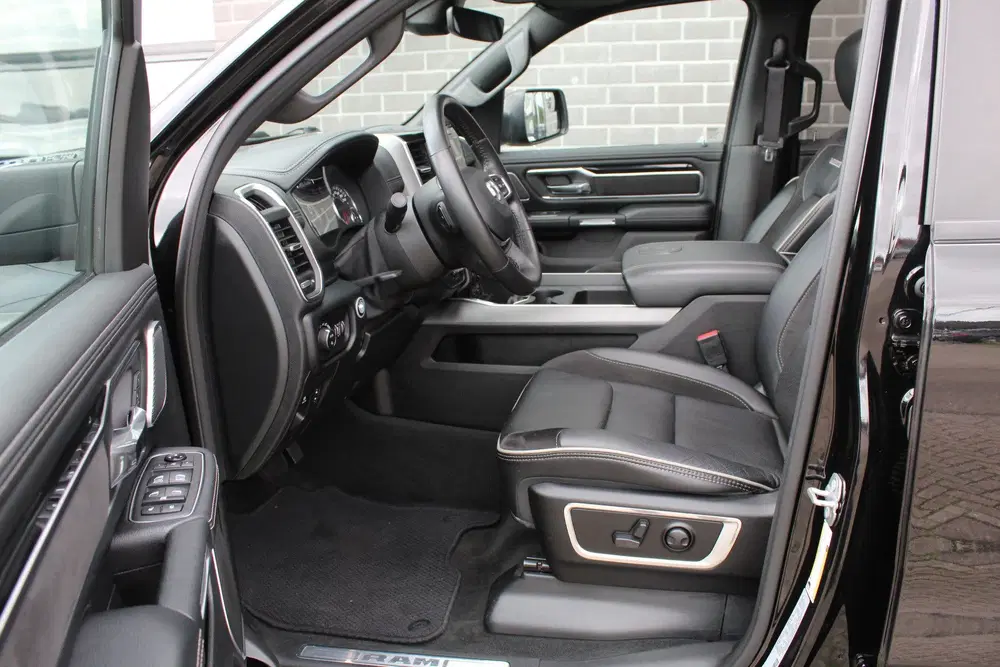 Dodge RAM 5.7 V8 4x4 Crew Cab Laramie uit 2022, foto 8