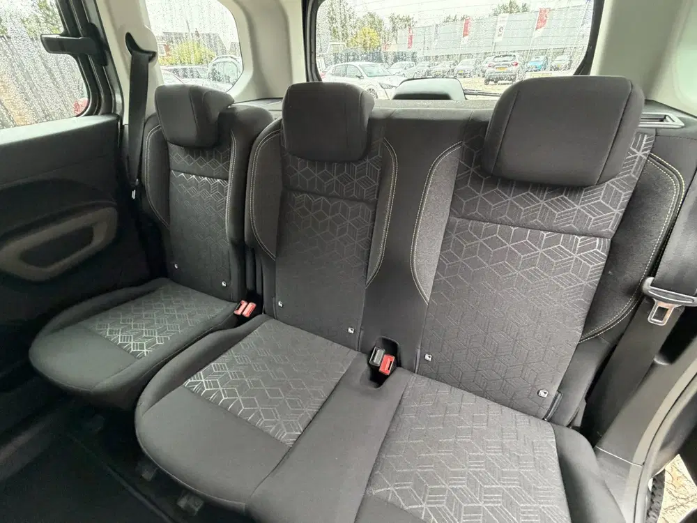 Peugeot Rifter 130 Pk Benzine Automaat * Naviagtie * Trek uit 2020, foto 12