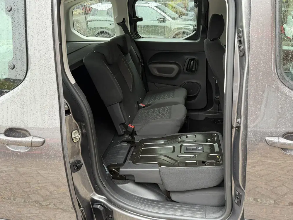 Peugeot Rifter 130 Pk Benzine Automaat * Naviagtie * Trek uit 2020, foto 14
