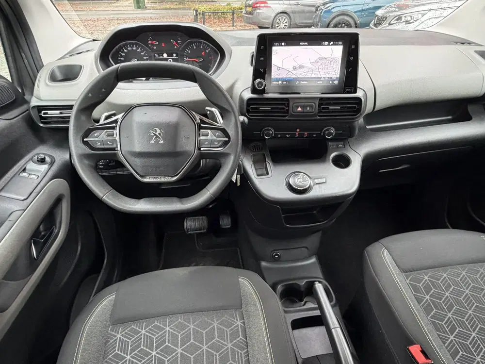 Peugeot Rifter 130 Pk Benzine Automaat * Naviagtie * Trek uit 2020, foto 8