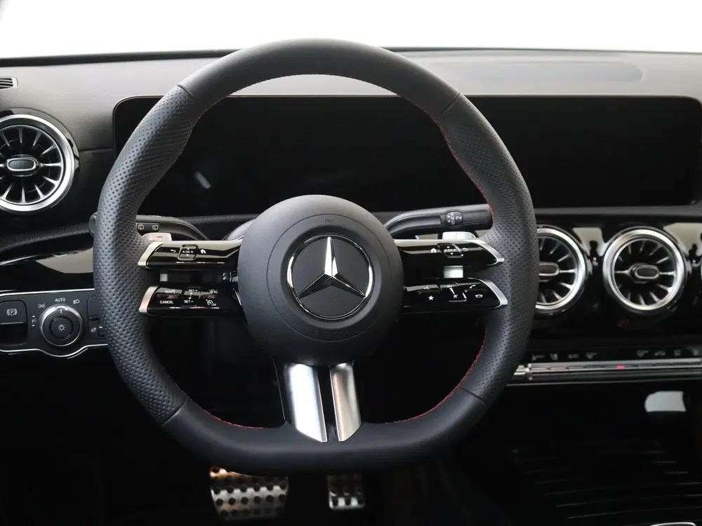 Mercedes-Benz A-Klasse 250 e Business Solution AMG uit 2026, foto 10