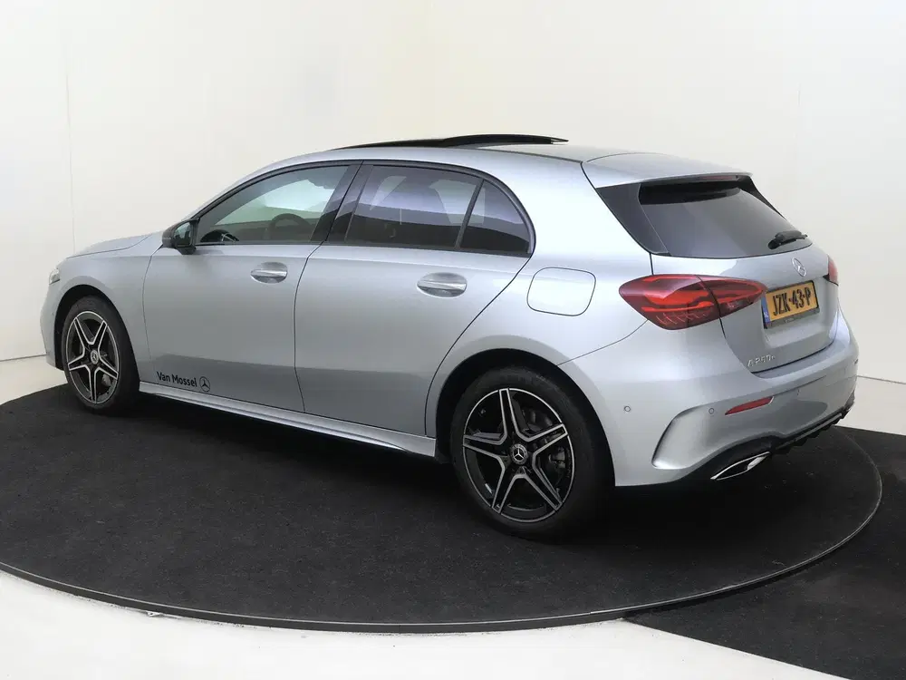 Mercedes-Benz A-Klasse 250 e Business Solution AMG uit 2026, foto 3