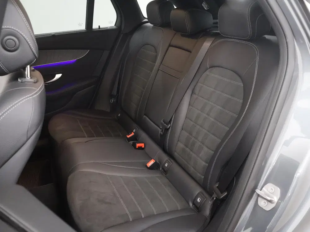 Mercedes-Benz GLC 300e 4MATIC Business Solution AMG uit 2020, foto 11