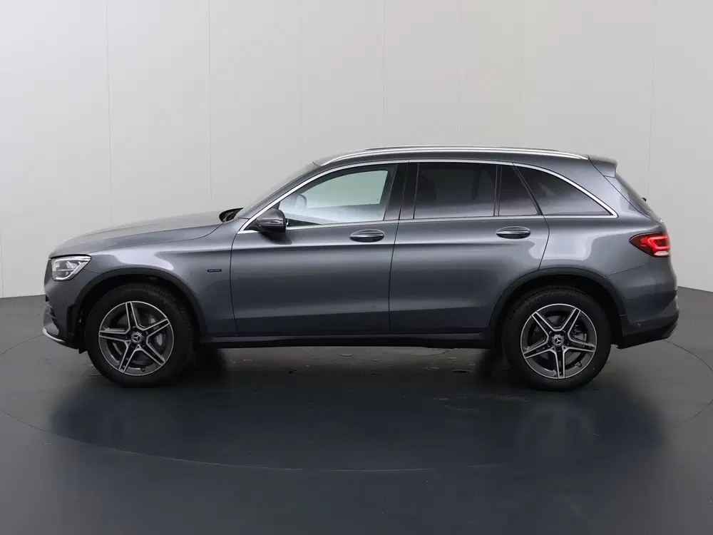 Mercedes-Benz GLC 300e 4MATIC Business Solution AMG uit 2020, foto 5