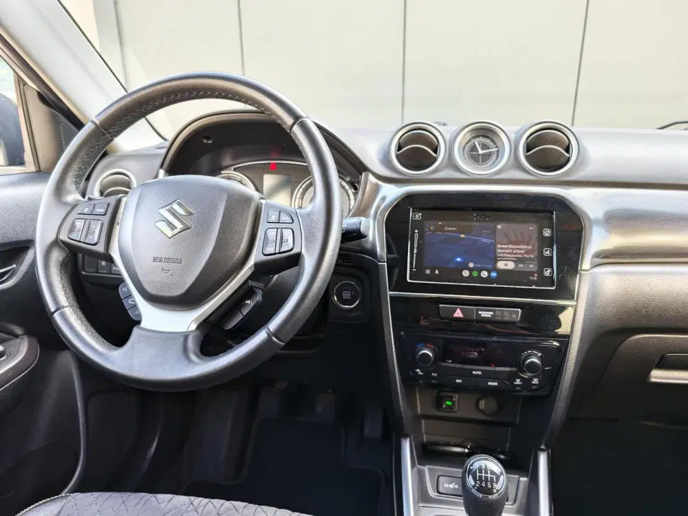 Suzuki Vitara 1.4 Boosterjet Stijl uit 2019, foto 6