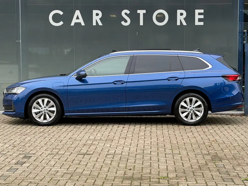 Skoda Superb 1.5 TSI PHEV BNS Head-up display uit 2024, foto 2