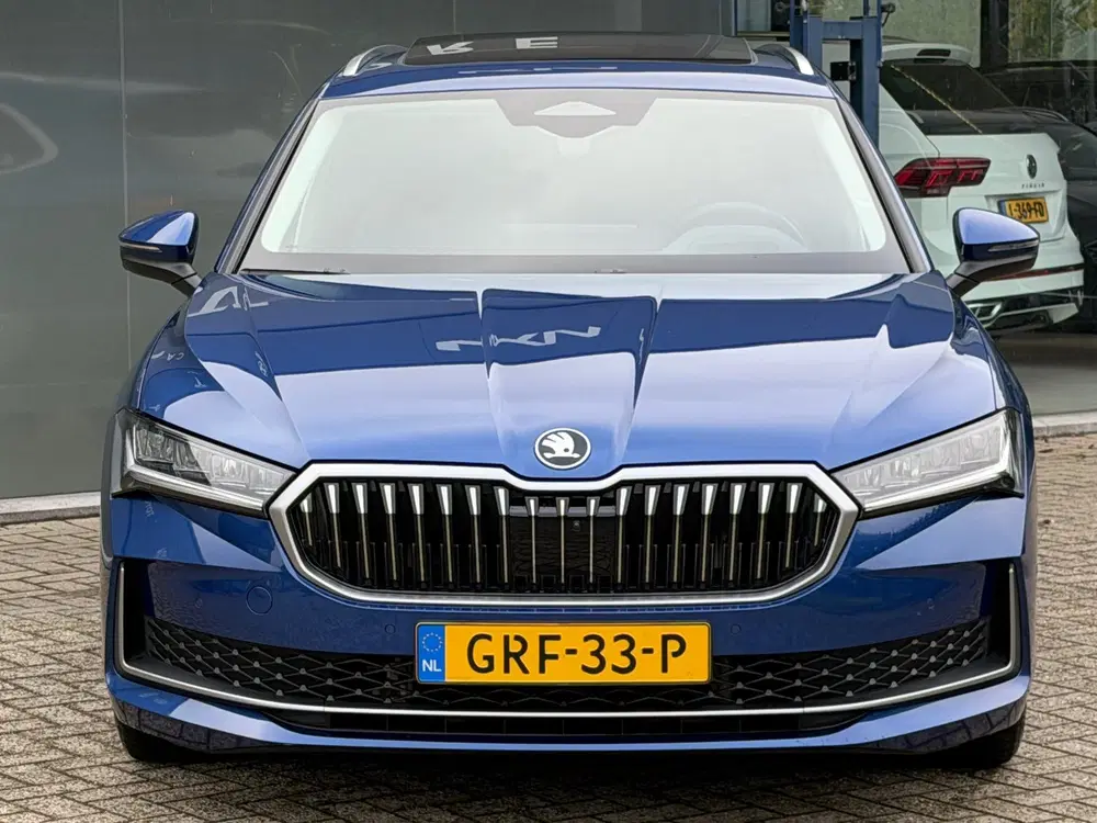 Skoda Superb 1.5 TSI PHEV BNS Head-up display uit 2024, foto 4