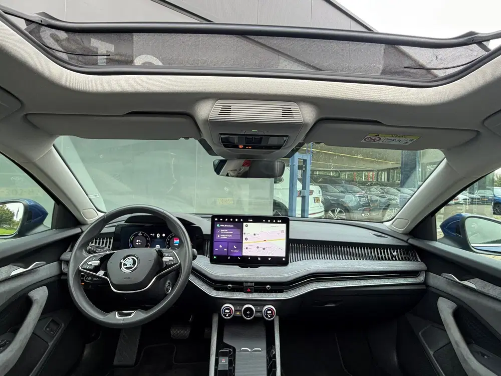 Skoda Superb 1.5 TSI PHEV BNS Head-up display uit 2024, foto 8