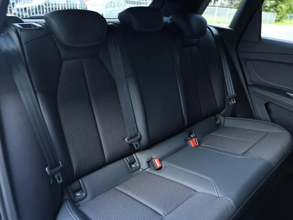 Audi Q4 e-tron S edition 82 kWh 286 PK uit 2026, foto 7