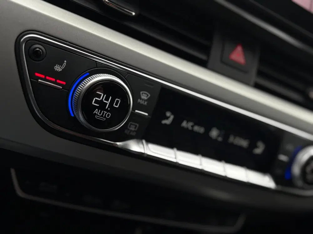 Audi A4 45 TFSI quattro S-LINE PANO-DAK NL-AUTO uit 2021, foto 15