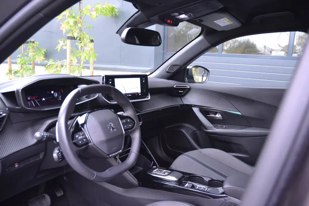 Peugeot 2008 1.2 PureTech 130 Allure Camera uit 2023, foto 13