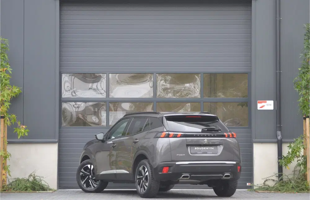 Peugeot 2008 1.2 PureTech 130 Allure Camera uit 2023, foto 2