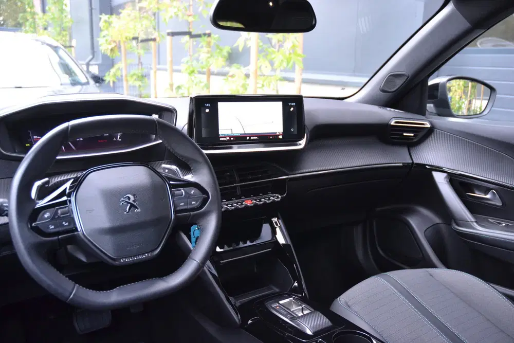 Peugeot 2008 1.2 PureTech 130 Allure Camera uit 2023, foto 4