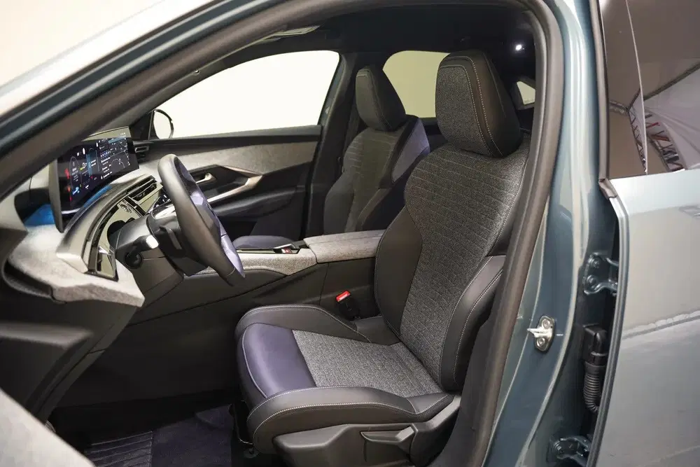 Peugeot 3008 Allure 73 kWh [ Navi Apple uit 2025, foto 10