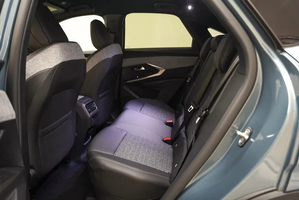 Peugeot 3008 Allure 73 kWh [ Navi Apple uit 2025, foto 11
